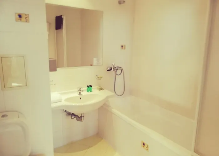 Hotel Plaza بورغاس