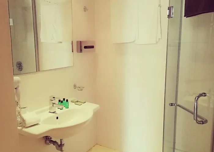 فندق Hotel Plaza