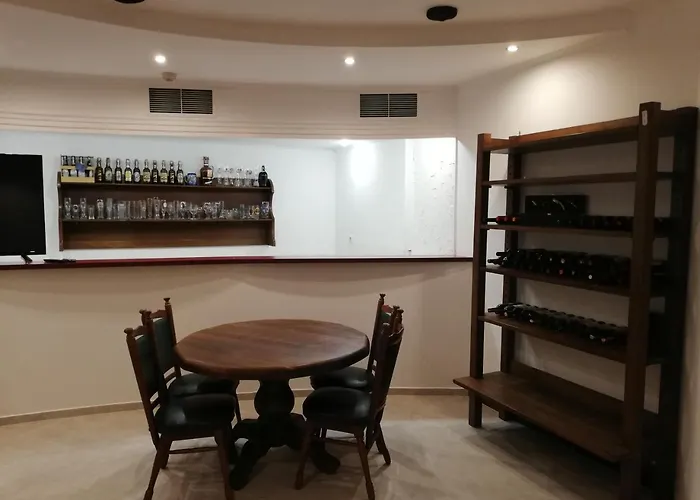 Hotel Plaza بورغاس