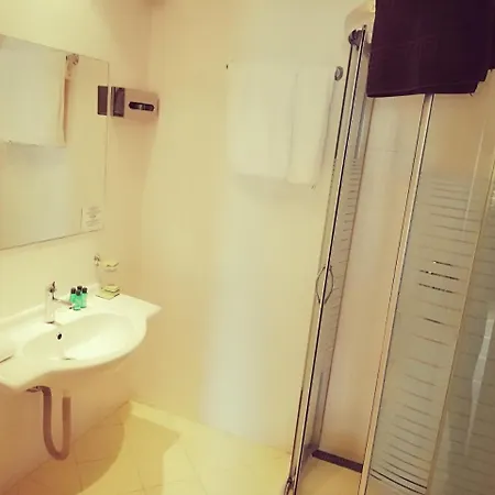 Hotel Plaza 3*